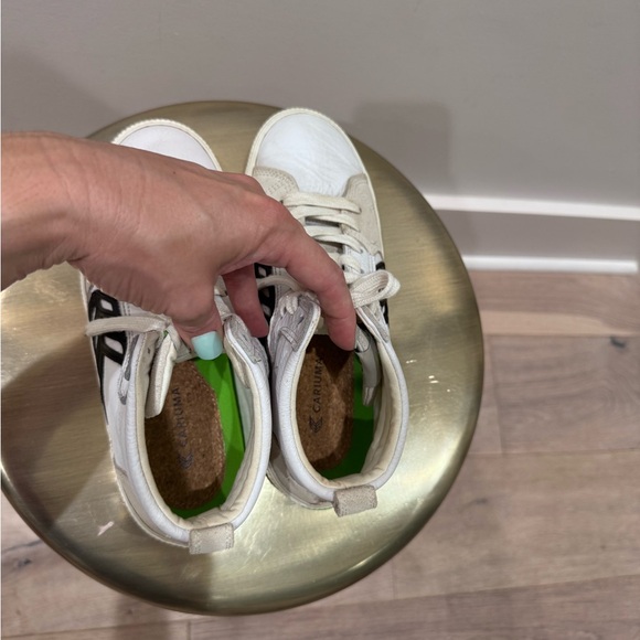 White and Black High-Top Cariuma Sneakers - Picture 5 of 6